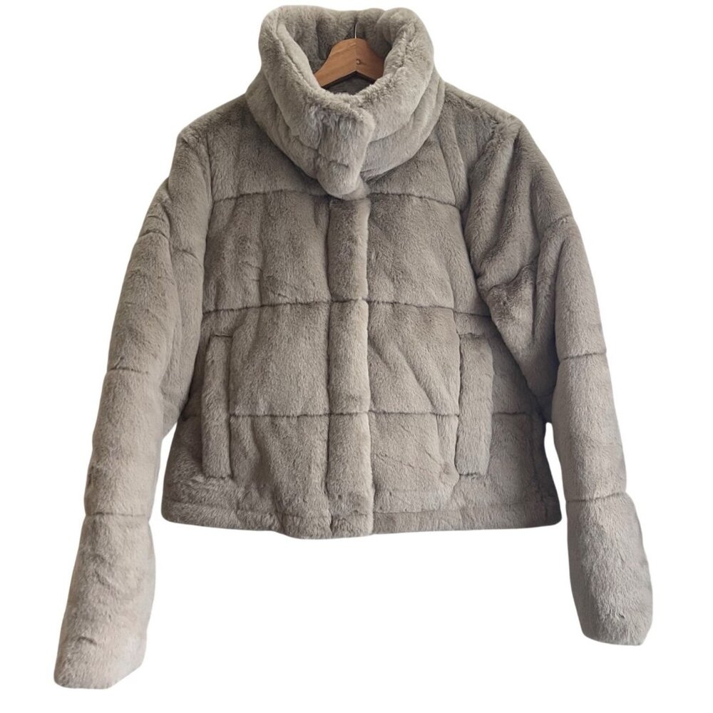 Abercrombie Fitch Women Faux Fur Puffer Jacket Size M Soft Girl Quiet Luxury